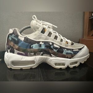 Nike Air Max 95 ERDL Party Multicolor Camo White Size 8.5 Sneakers AR4473-100